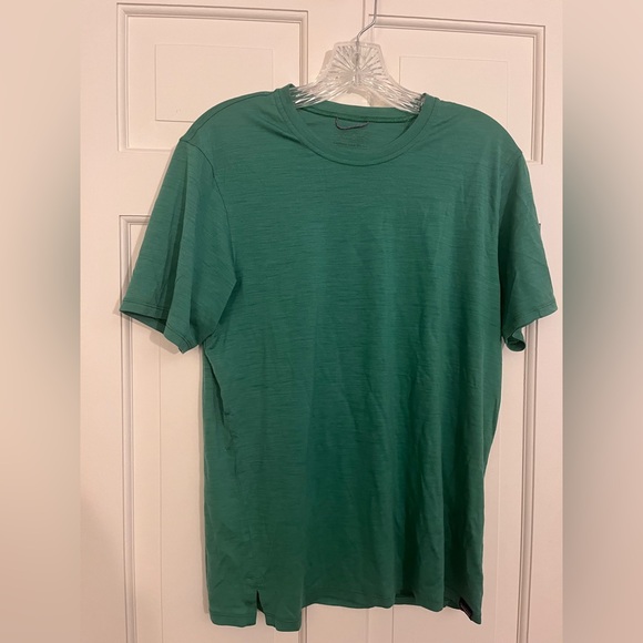 Patagonia Capilene Merino T-Shirt Emerald Green Sz Medium - Picture 1 of 3